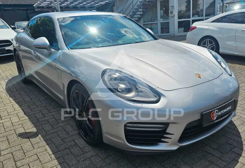 2016 Porsche Panamera