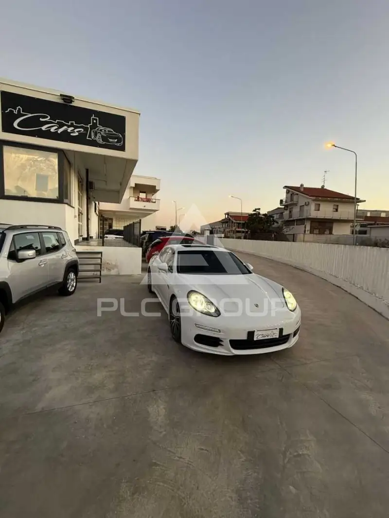 2016 Porsche Panamera