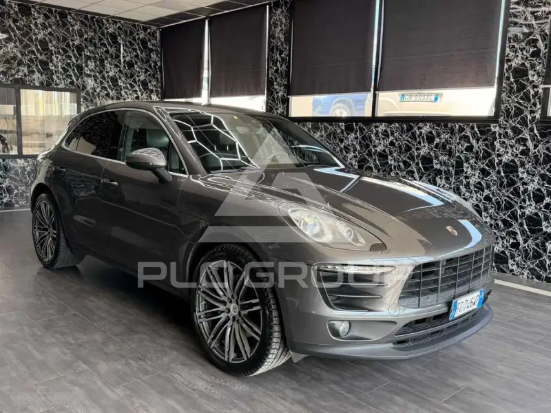 2016 Porsche MACAN