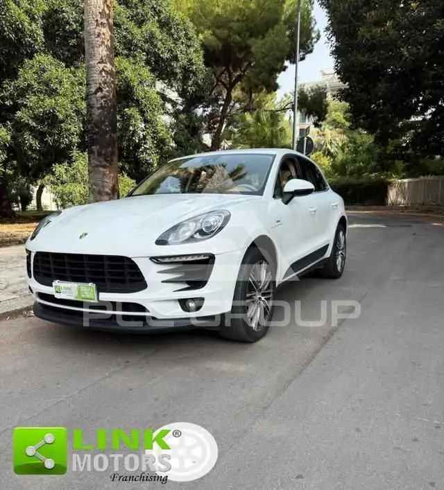 2016 Porsche MACAN