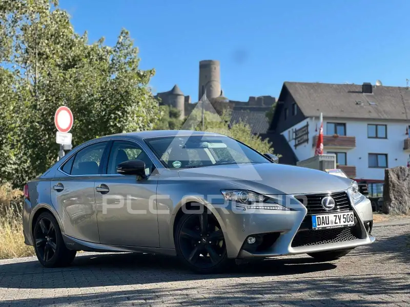 2016 Lexus IS300