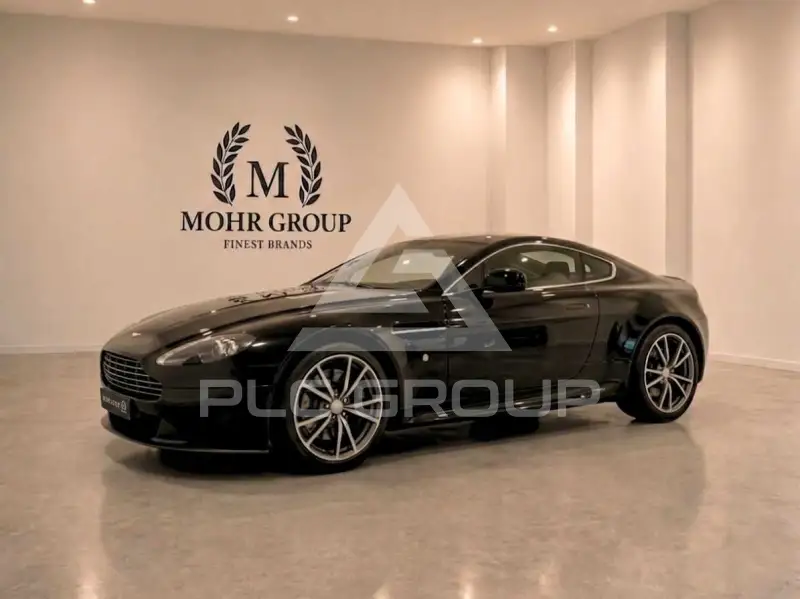 2016 Aston Martin V8
