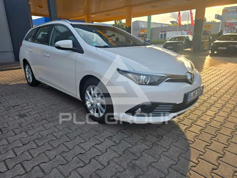 2016 Toyota AURIS