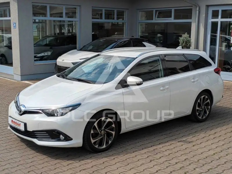 2016 Toyota AURIS