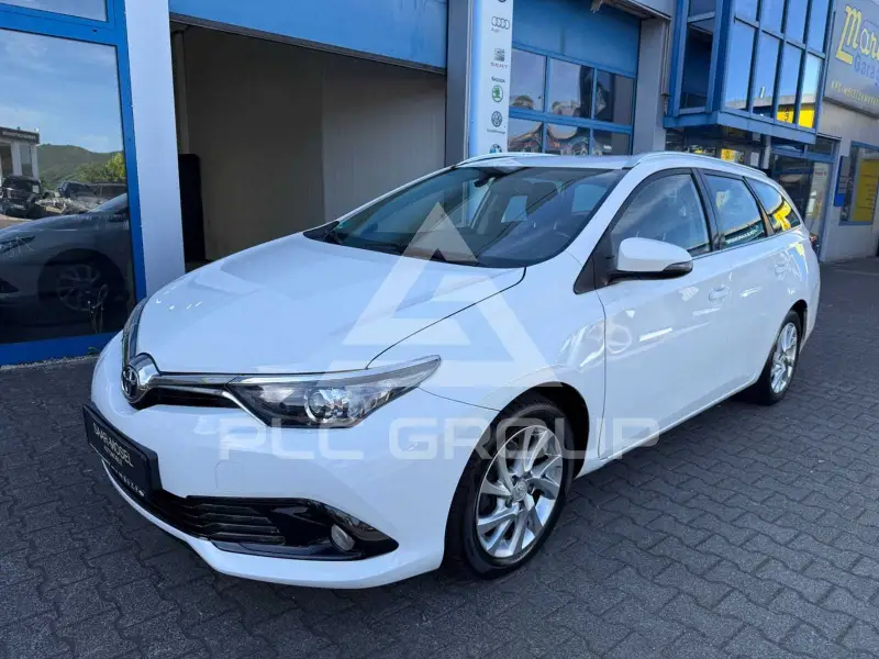 2016 Toyota AURIS