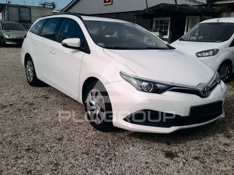 2016 Toyota AURIS
