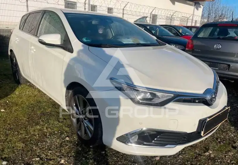 2016 Toyota AURIS