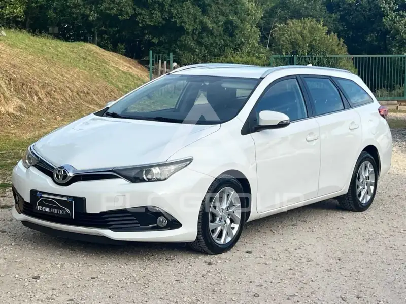 2016 Toyota AURIS