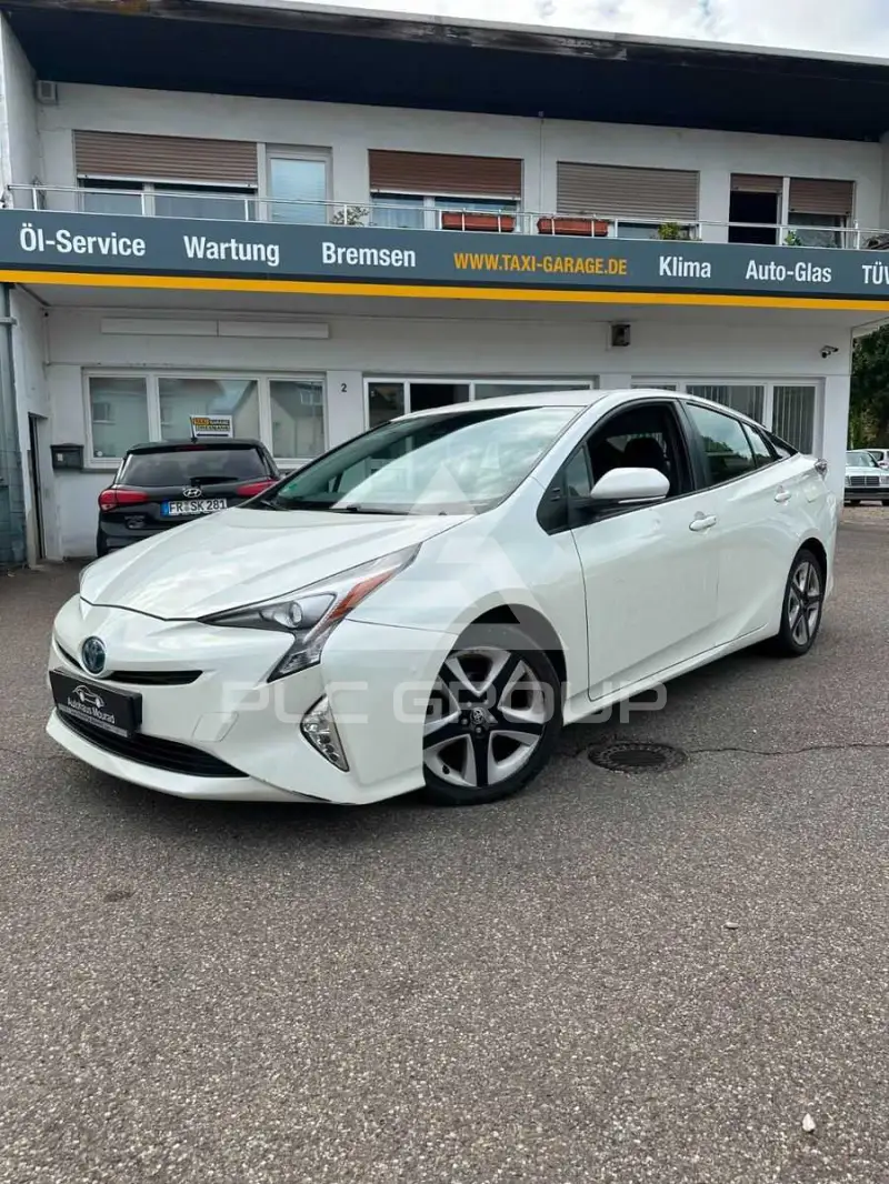 2016 Toyota PRIUS