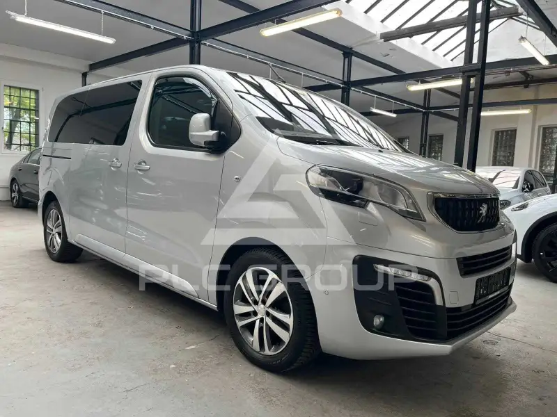 2016 Peugeot Traveller