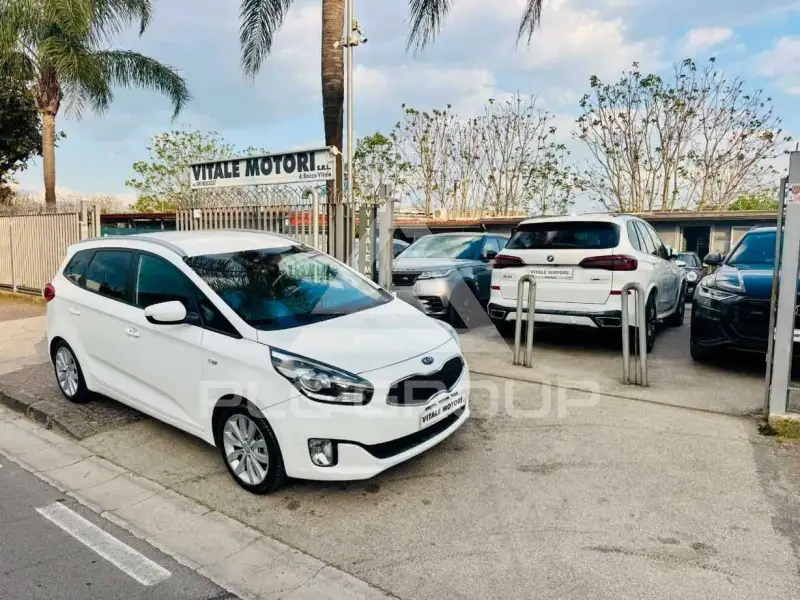 2016 KIA Carens