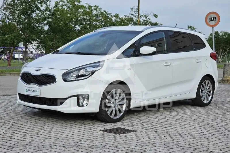 2016 KIA Carens
