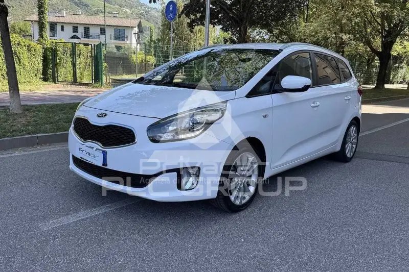 2016 KIA Carens
