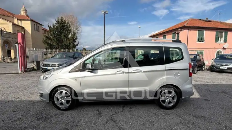 2016 Ford Tourneo