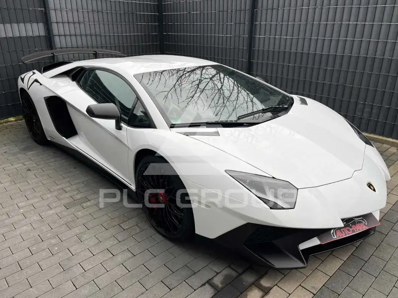 2016 Lamborghini Aventador