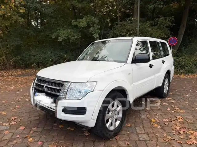 2017 Mitsubishi PAJARO