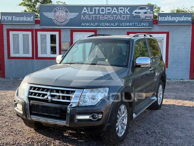 2017 Mitsubishi PAJARO