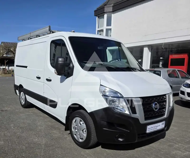 2017 Nissan NV 400