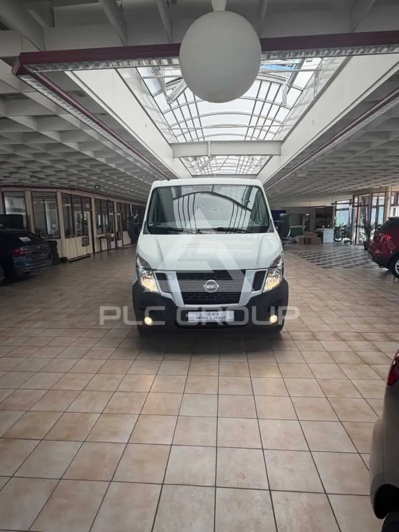 2017 Nissan NV 400