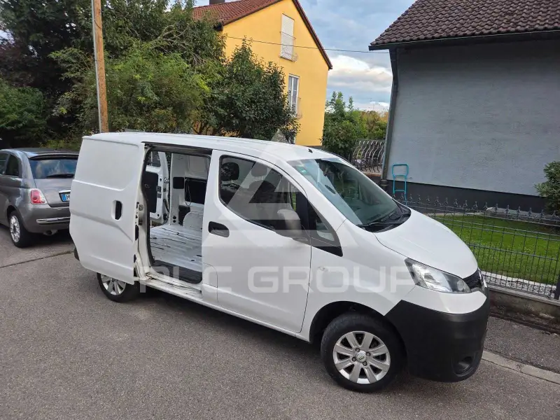 2017 Nissan NV 200