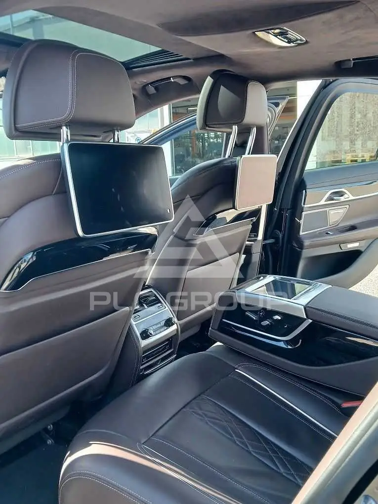2017 BMW 740