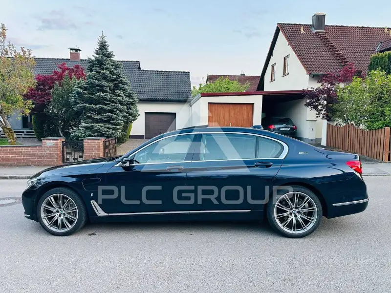 2017 BMW 740
