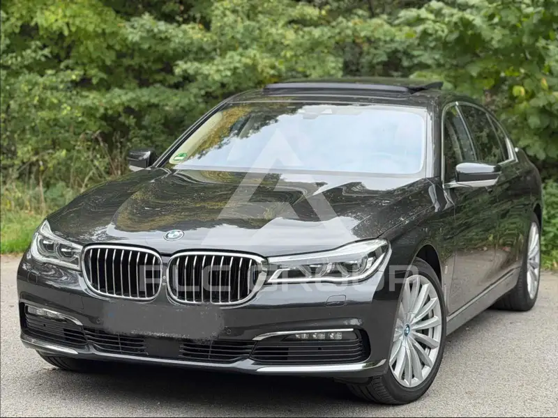 2017 BMW 740