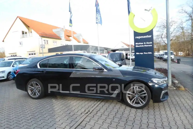 2017 BMW 750