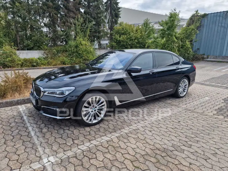 2017 BMW 750
