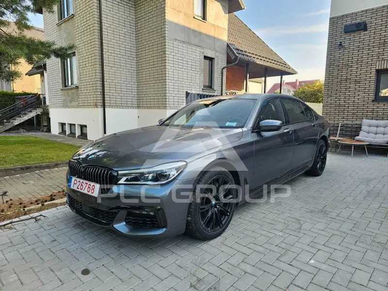 2017 BMW 750