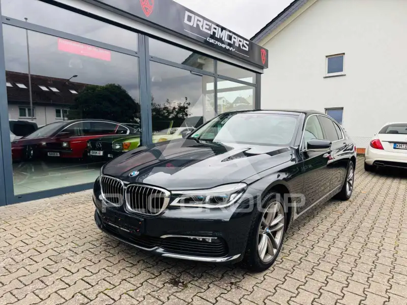 2017 BMW 750