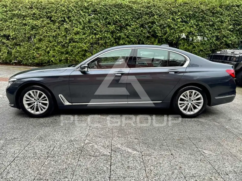 2017 BMW 750