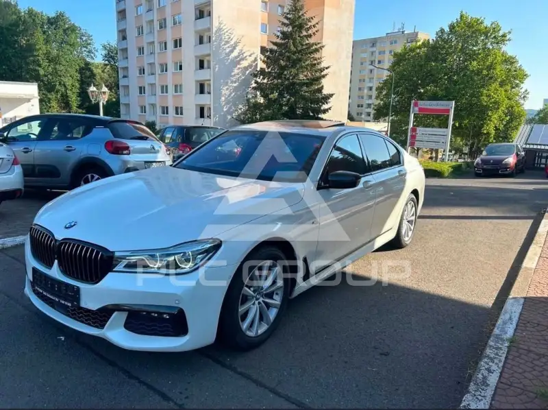 2017 BMW 750
