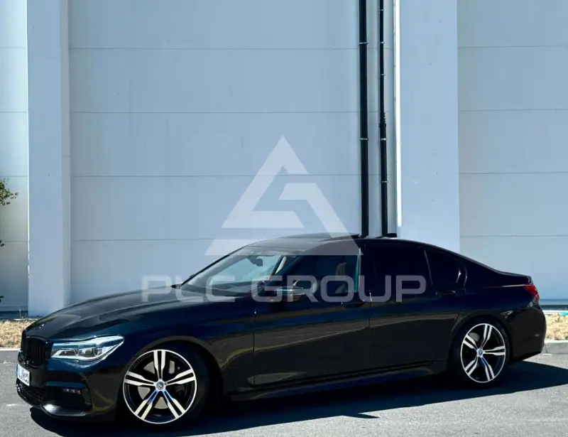2017 BMW 750