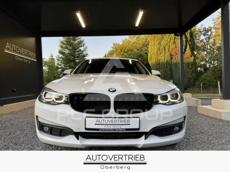 2017 BMW 320