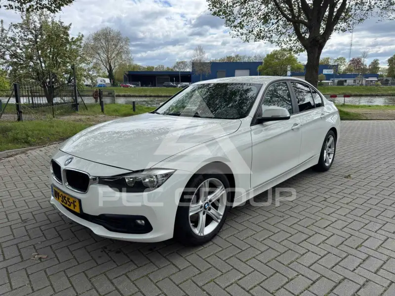 2017 BMW 320