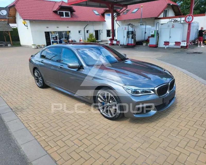 2017 BMW M7