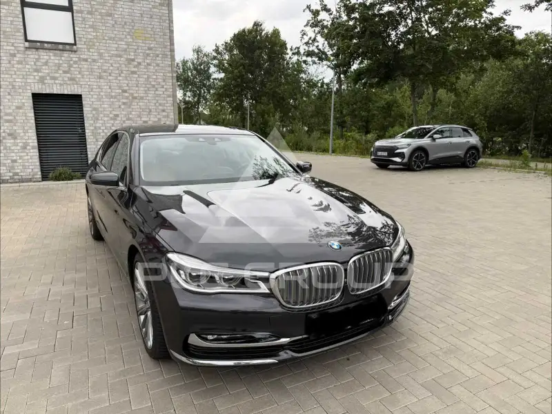 2017 BMW 730