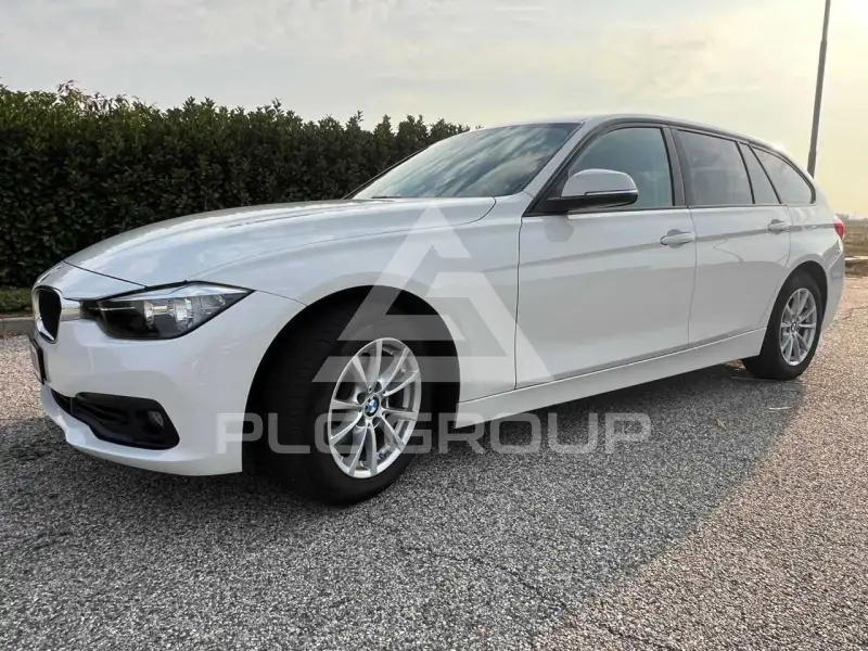 2017 BMW 318
