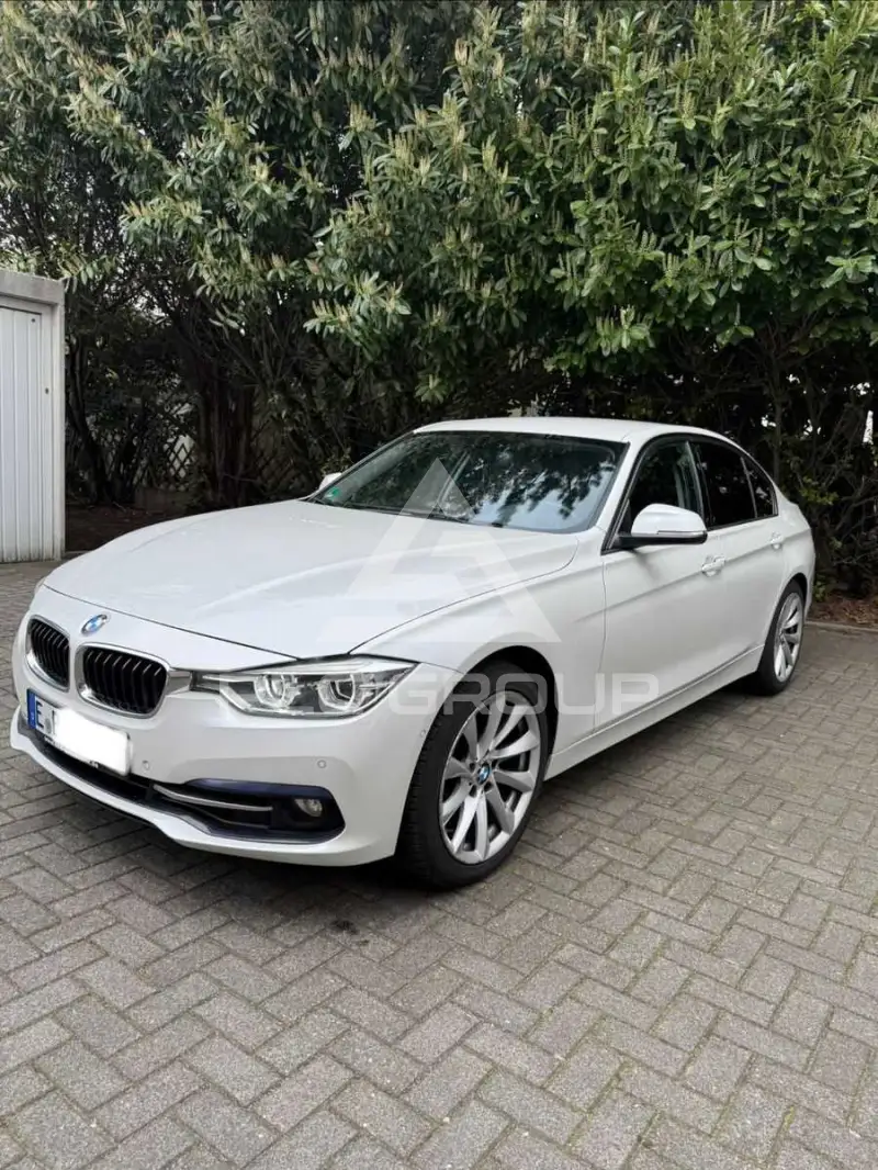 2017 BMW 318