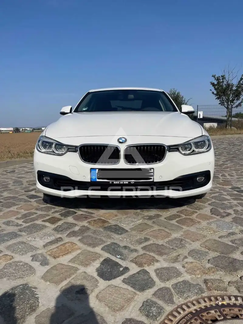 2017 BMW 318