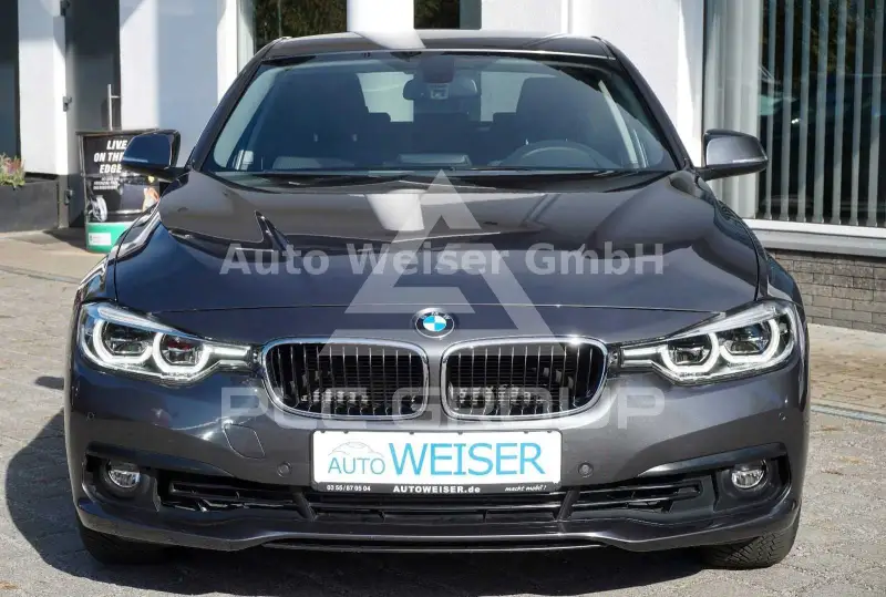 2017 BMW 318