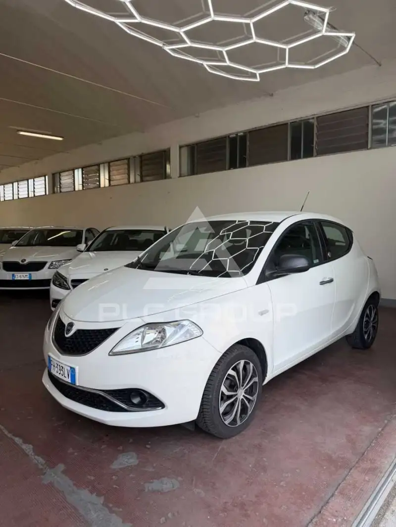 2017 Lancia YPSILON