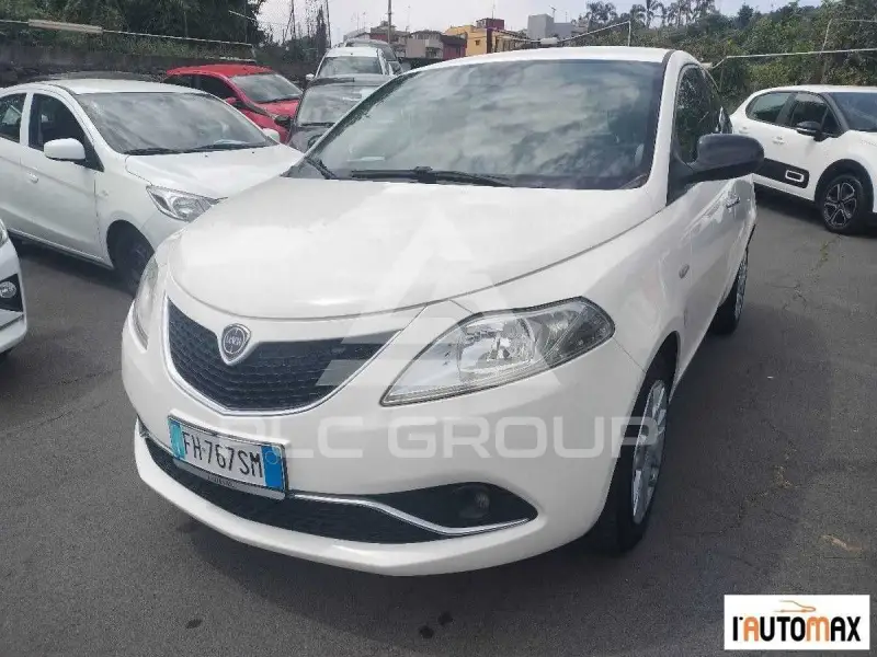 2017 Lancia YPSILON