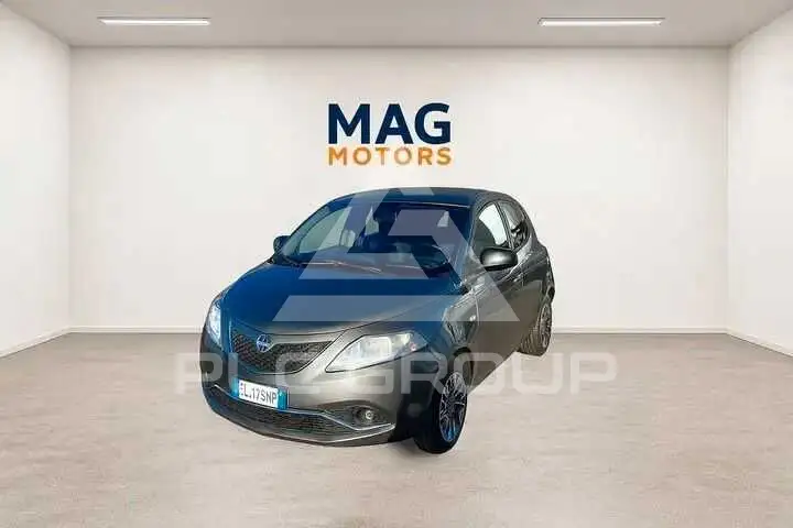 2017 Lancia YPSILON