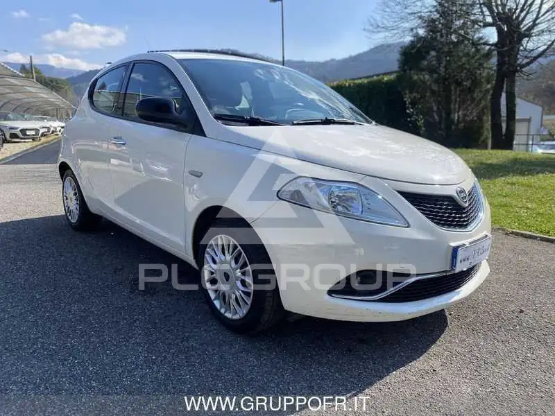 2017 Lancia YPSILON