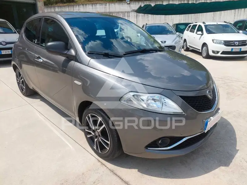 2017 Lancia YPSILON