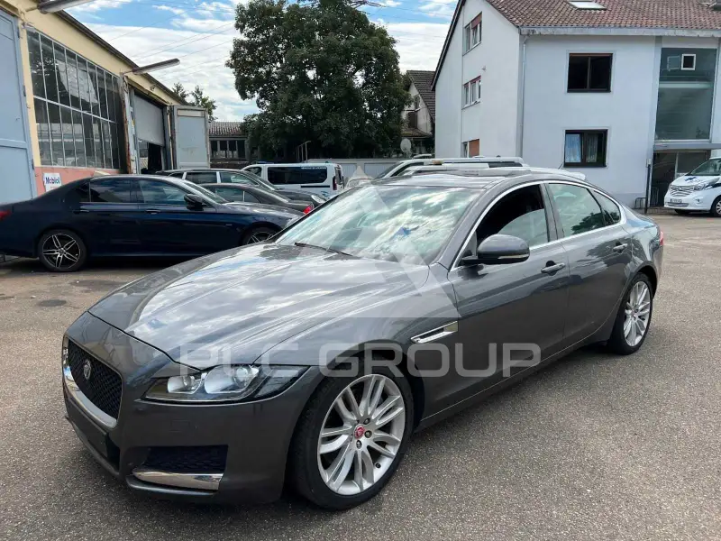 2017 Jaguar XF