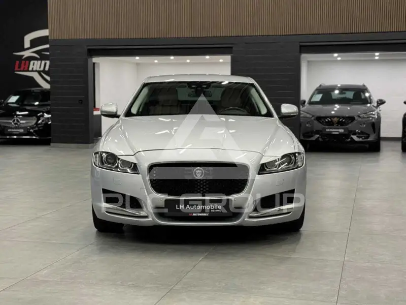 2017 Jaguar XF