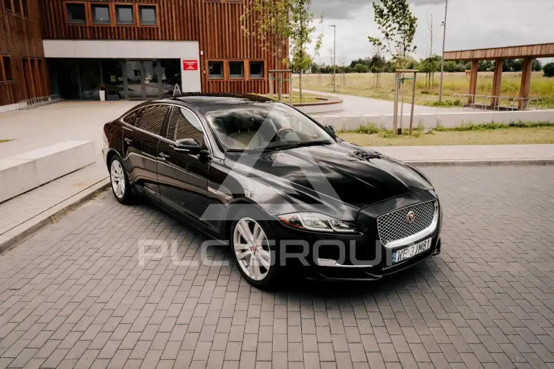2017 Jaguar XJ
